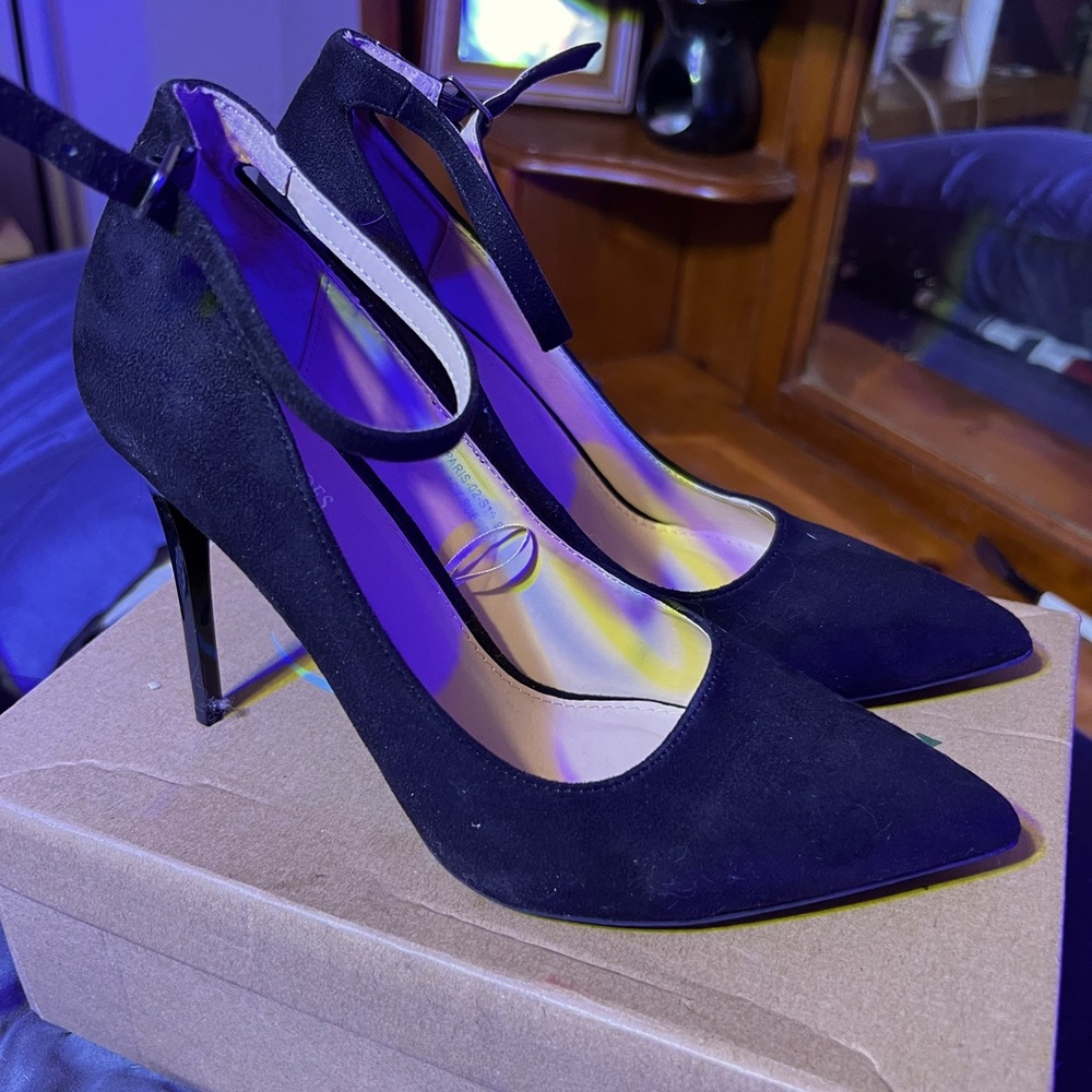 Daily Shoes San Francisco size 9 Black suede high heels